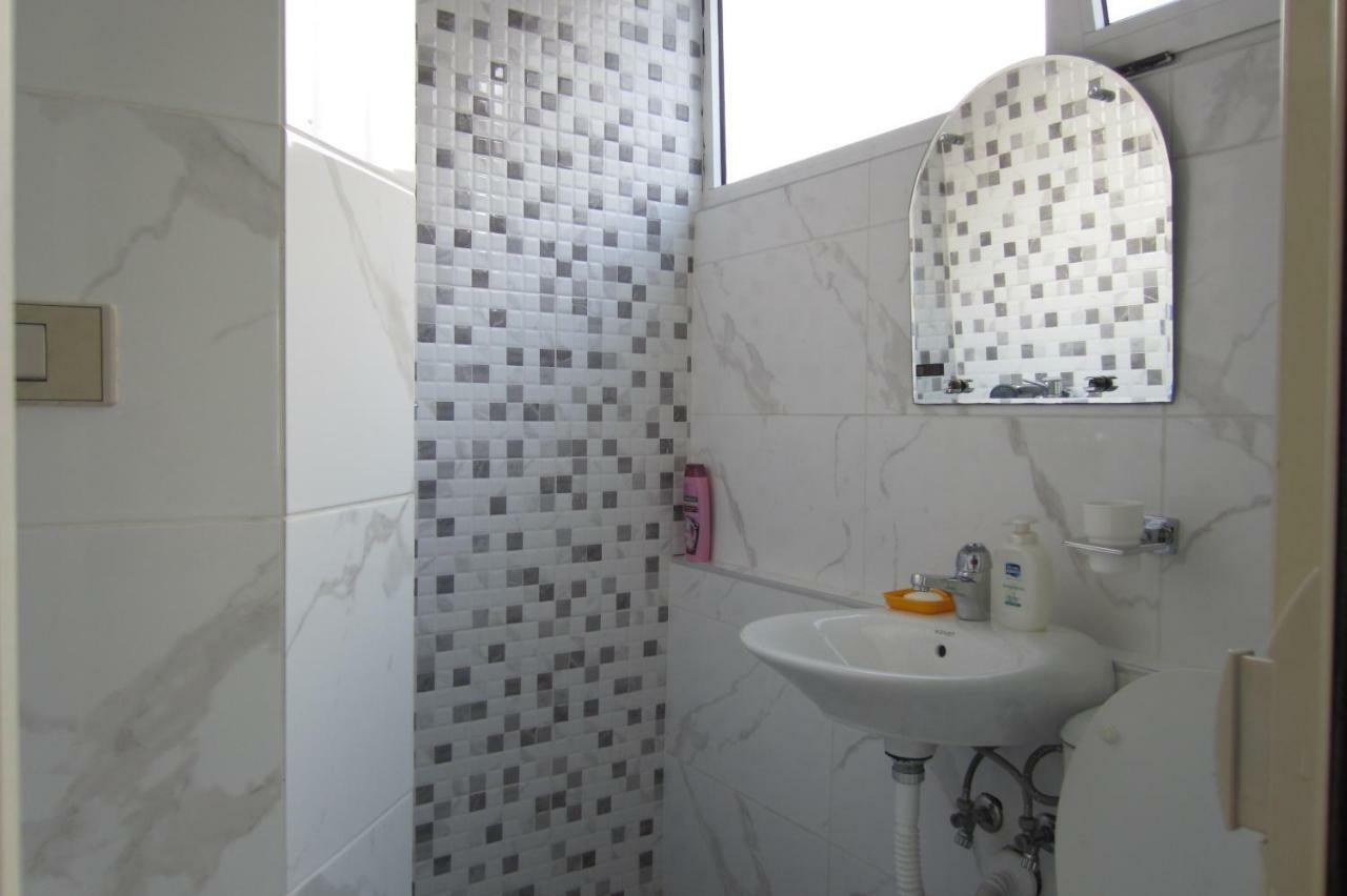 Salku Serviced Rooms Тирана Экстерьер фото