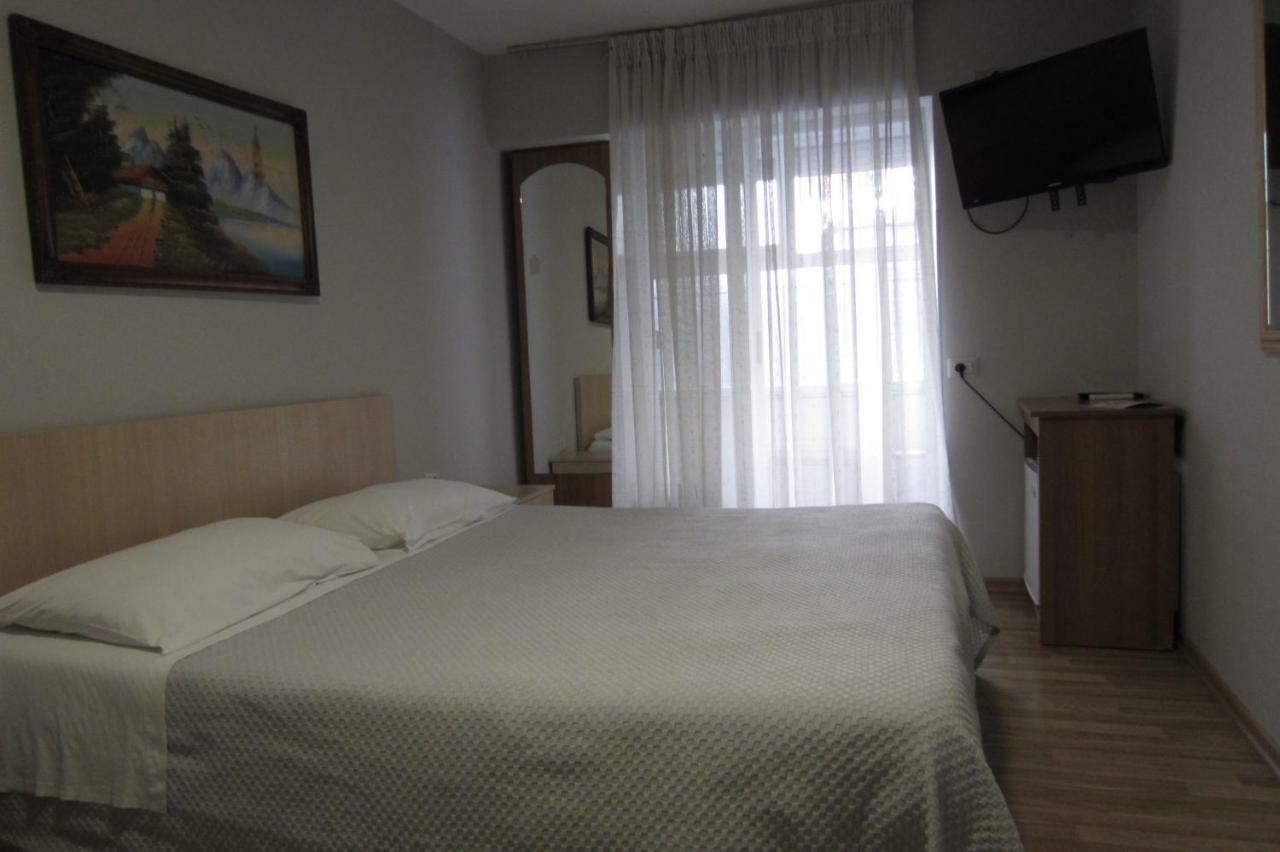 Salku Serviced Rooms Тирана Экстерьер фото